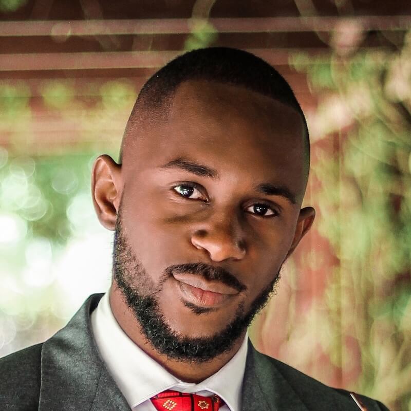 profile-man-suit-lawyer__opdb-op65af74697b12a4-19015357